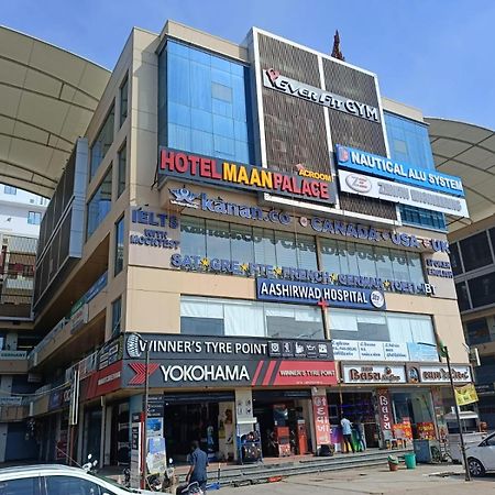 Hotel Maan Palace Vadodara Esterno foto