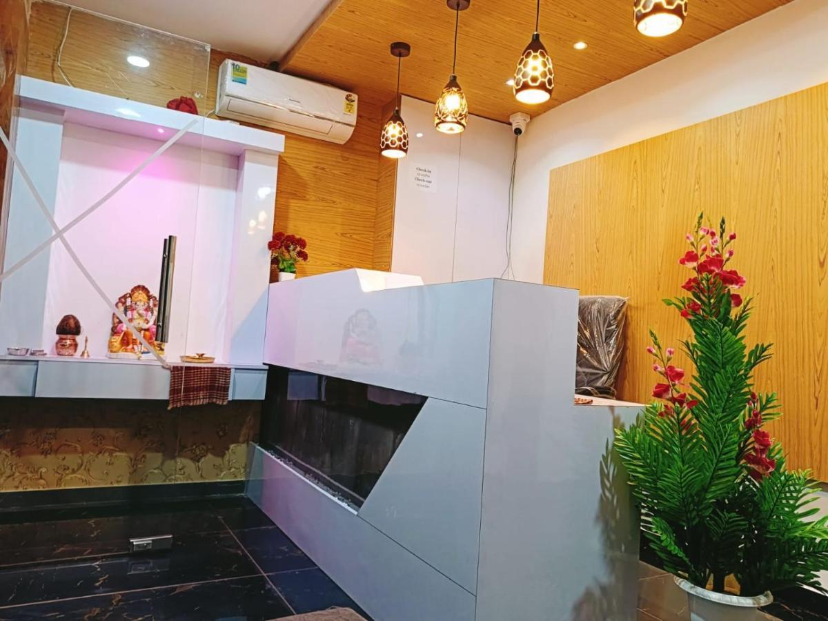 Hotel Maan Palace Vadodara Esterno foto