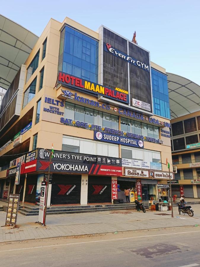 Hotel Maan Palace Vadodara Esterno foto