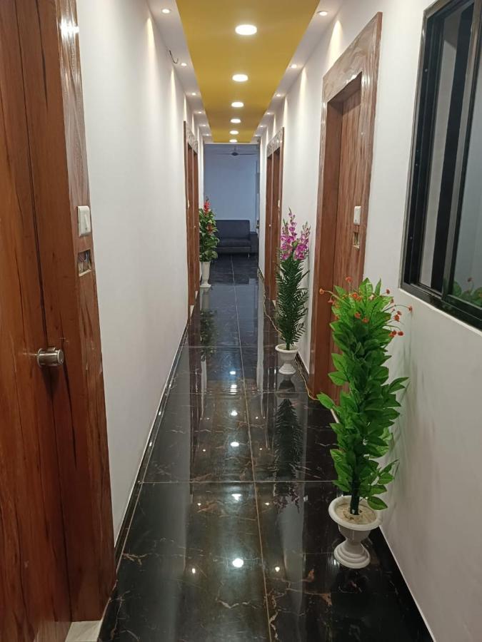 Hotel Maan Palace Vadodara Esterno foto
